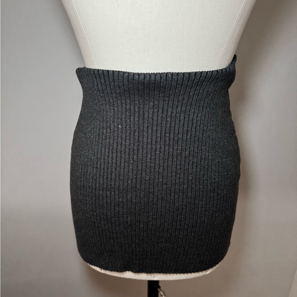 Finesse Gray Ribbed Mini Skirt - Picture 3 of 3